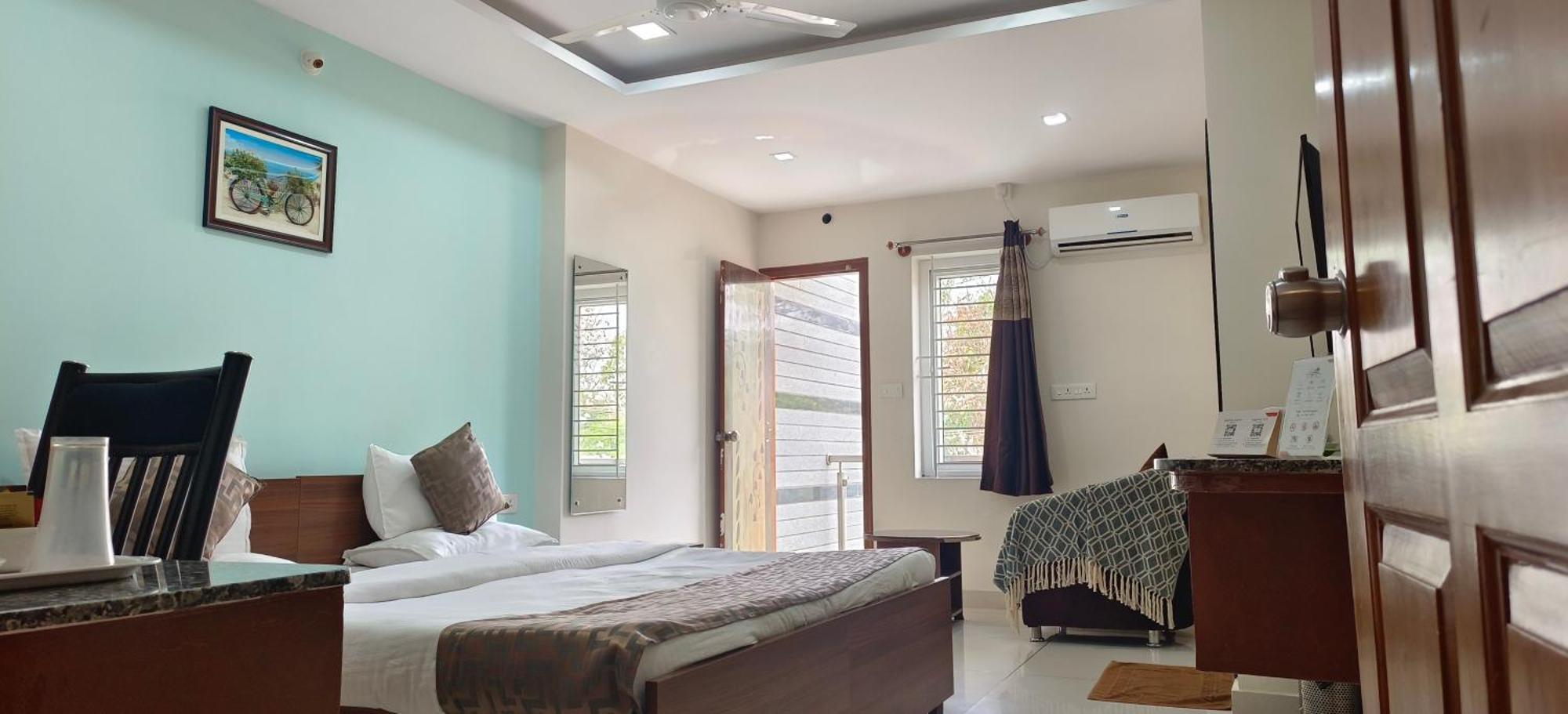 Sugamya Corner Guesthouse Майсуру Екстер'єр фото